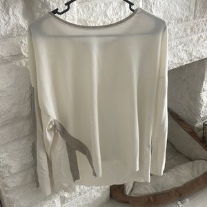 Long sleeve with nice side notch detail